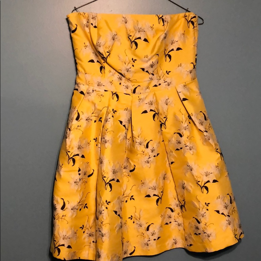 Floral strapless dress